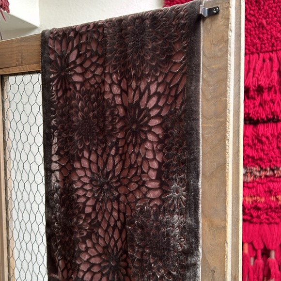 Vintage Oscar de la Renta Rayon Silk Scarf with Fringe - Picture 9 of 16